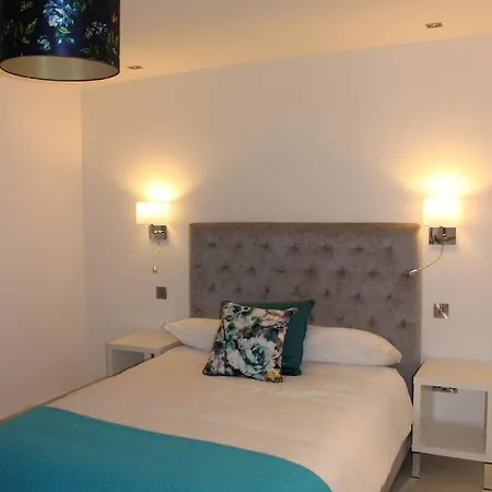 Blossom Lane * Woodford (Kerry)
