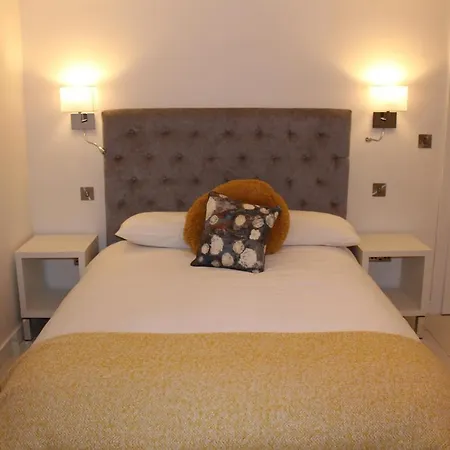 Blossom Lane * Woodford (Kerry)