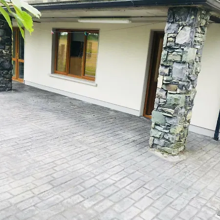 Blossom Lane * Woodford (Kerry)